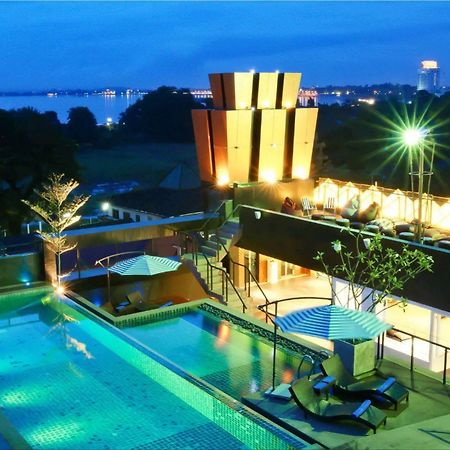Rashmi'S Plaza Hotel В'єнтьян Екстер'єр фото