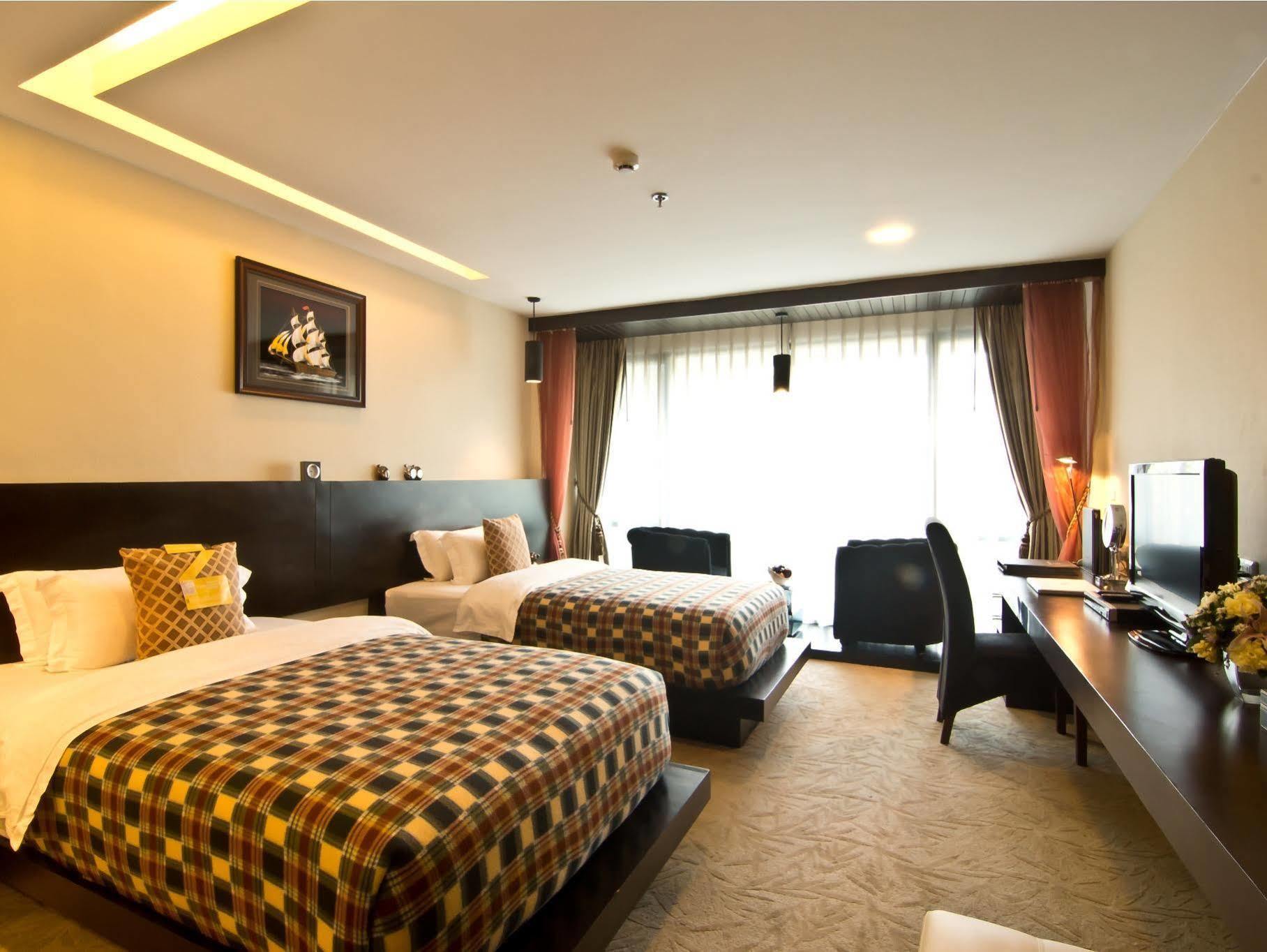Rashmi'S Plaza Hotel В'єнтьян Екстер'єр фото