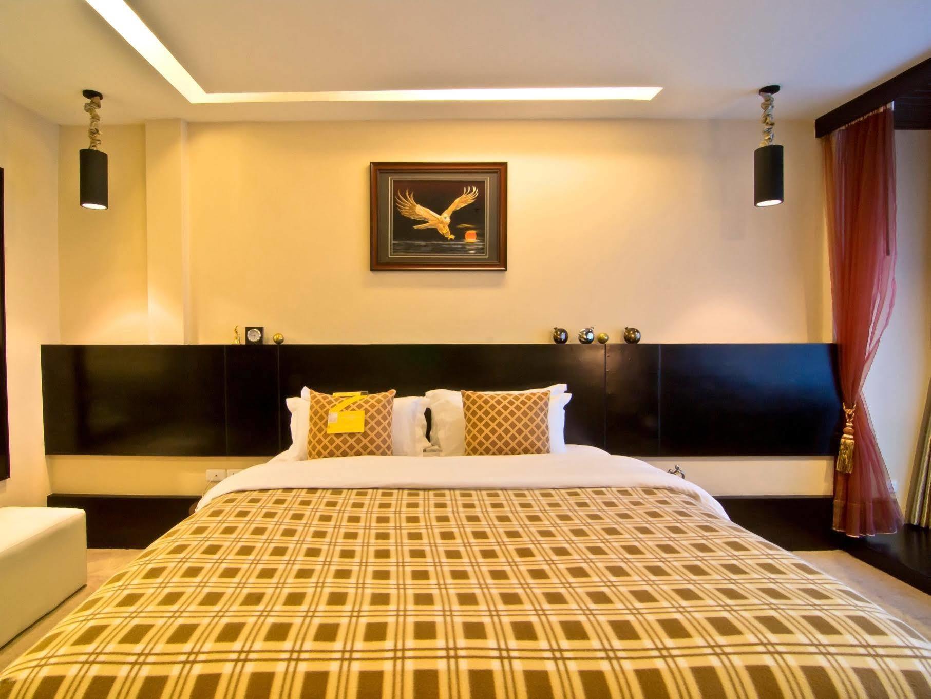 Rashmi'S Plaza Hotel В'єнтьян Екстер'єр фото